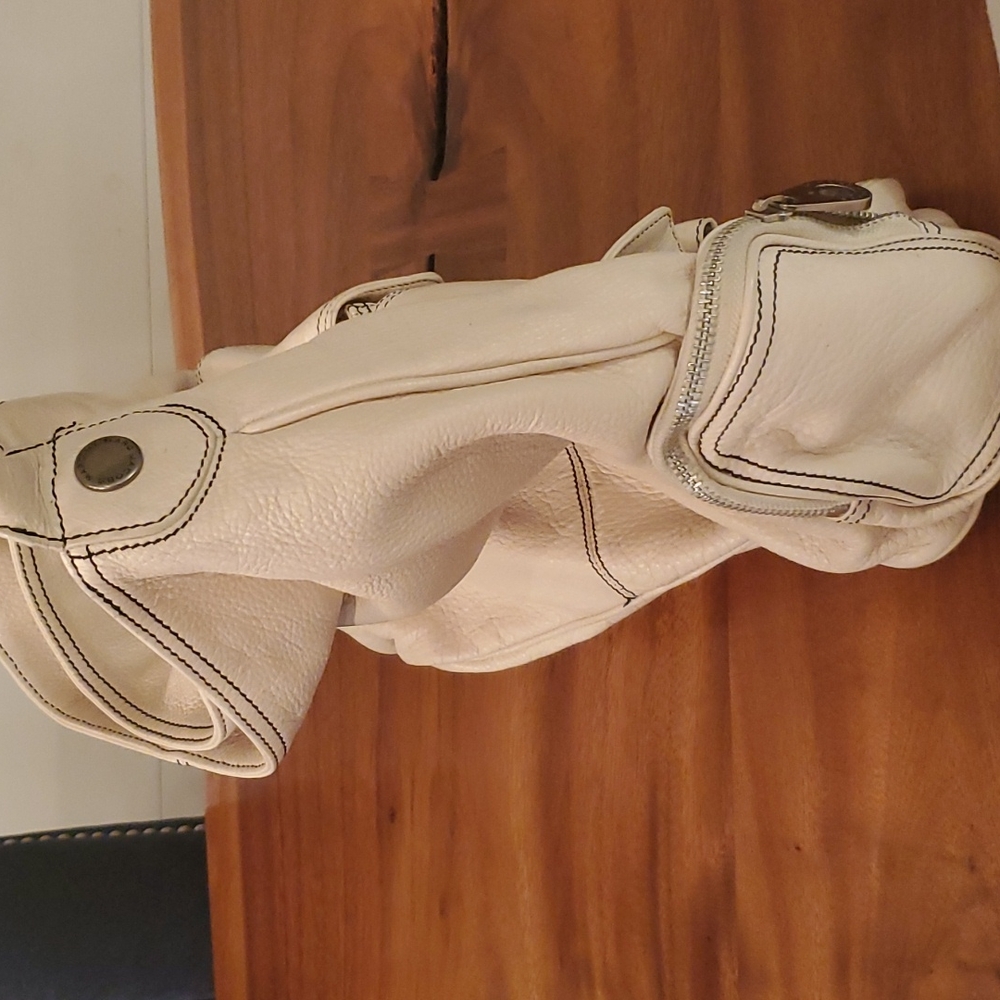 Handbag - Picture 3 of 10